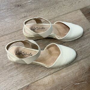 Life Stride Women's Beige Espadrille Sandals